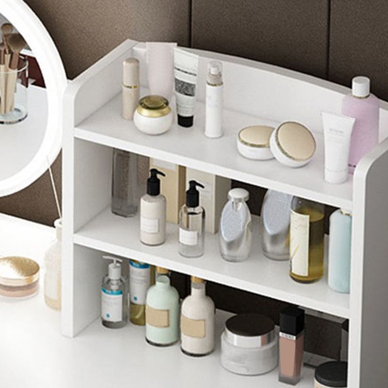 Moderne en bois avec une chambre de maquillage miroir éclairé de chambre à coucher