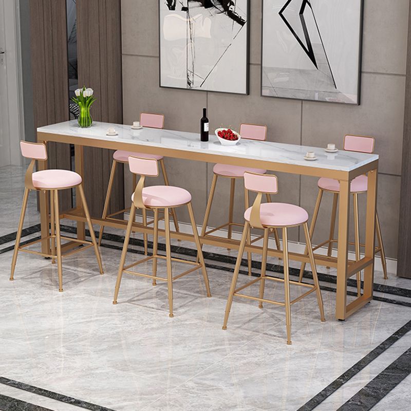 Taburete nórdico de la barra de hierro de fragmento de fondo de brazo con cojín de terciopelo y pedal