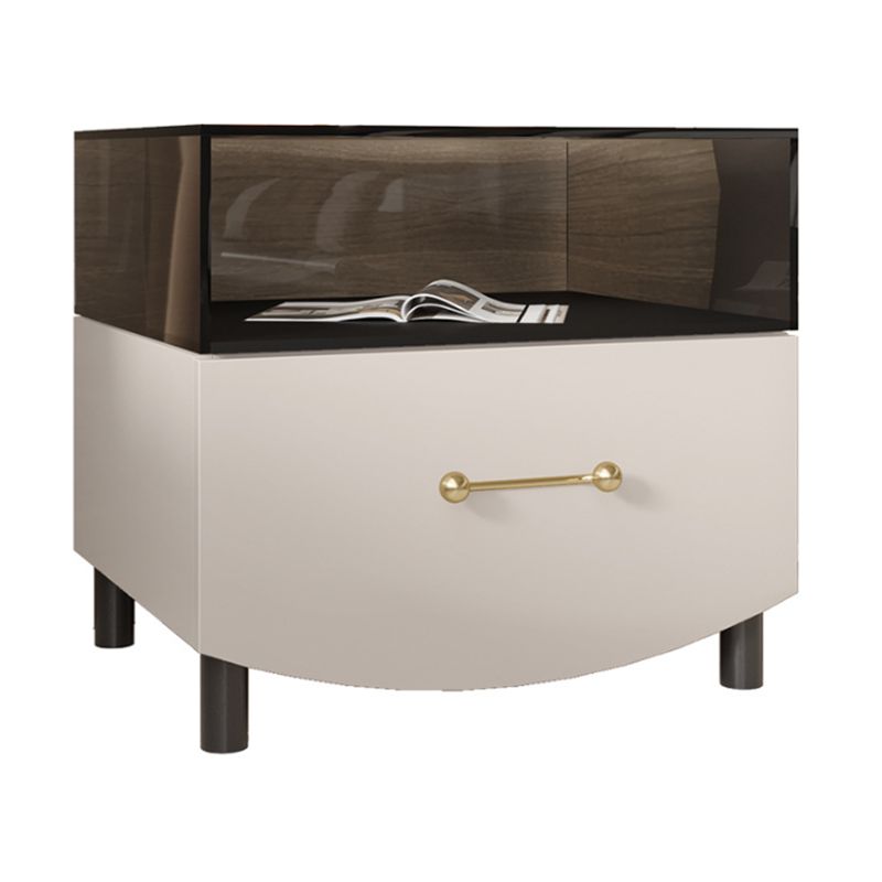 Nightand avec tiroir et étagère de 22 "" table de nuit en bois massif de haut avec les jambes