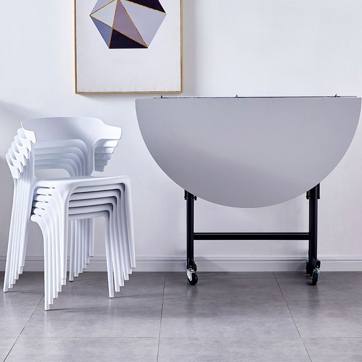 Zeitgenössischer Indoor-Außen-Plastik Open Back Stapel Dining Side Stuhl