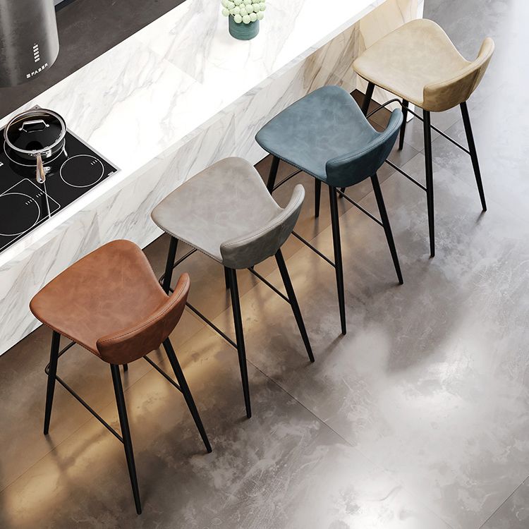 Faux Leather Armless Counter Stool Modern Style Low Back Bar Stool Clearhalo 'Bar Furniture' 'Bar Stools' 'bar_stools' 'furn' 'furn_bar_stools' 'Furniture' 'Kitchen & Dining Furniture' 1200x1200_f094758f-d2ac-4c5d-a763-10fe3232bc38