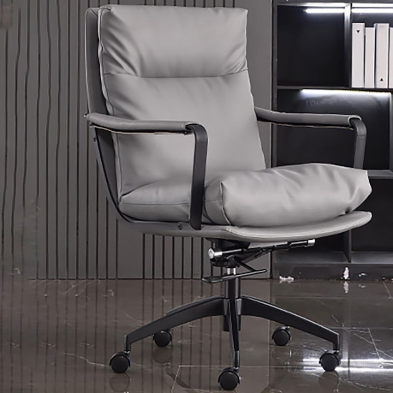 Modern Managers Chair Padded Arms Executive Chair with Wheels for Office Clearhalo 'furn' 'furn_office_chair' 'Furniture' 'Office Chairs' 'Office Furniture' 'office_chair' 1200x1200_f0b801ac-bc17-4e8f-9ce8-8f09c214f795