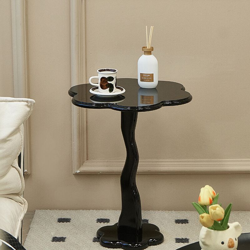 Mesa de madera de mesa lateral irregular de estilo moderno