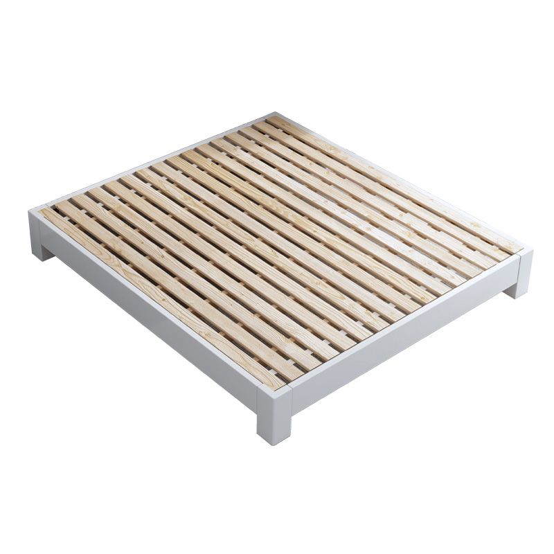 Letto in legno massiccio scandinavo senza testiera e letto a pedana