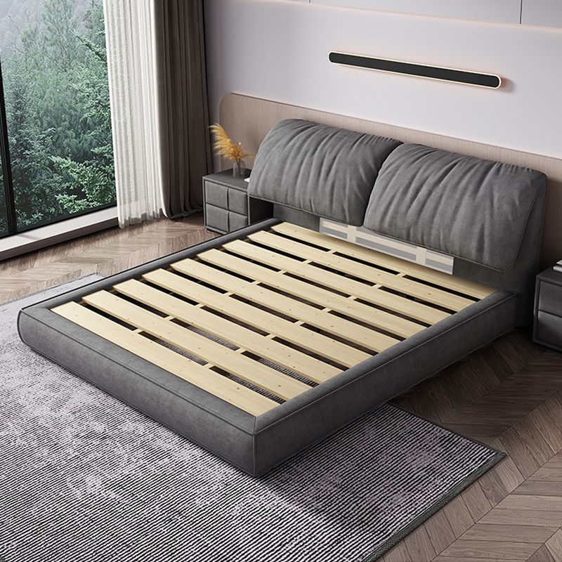 Le matelas en bois massif glam comprend un lit de tête de lit rembourré à panneau rectangulaire