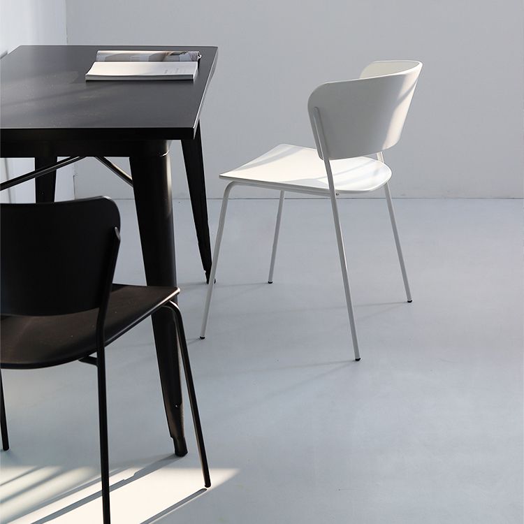 Plastic Scandinavian Indoor-Outdoor Side Chair Open Back Chair Clearhalo ' kitchen&dining_furn' 'Dining Chairs' 'Dining Tables & Seating' 'dining_chair' 'furn' 'furn_dining_chair' 'Furniture' 'furniture_dining_chair' 'Kitchen & Dining Furniture' 'kitchen' 1200x1200_f165b186-221b-40db-b56c-d58223e8e62a