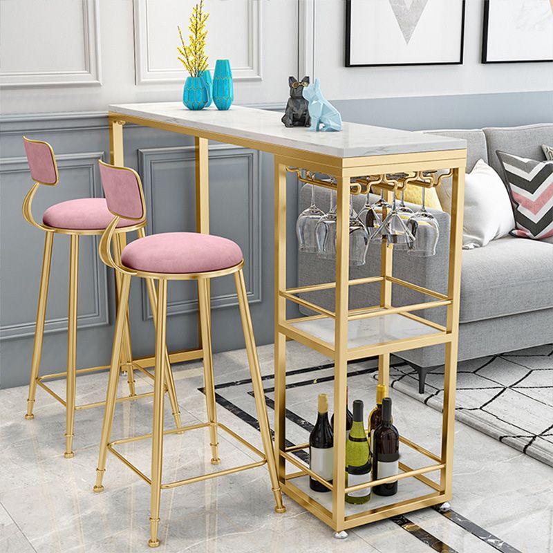 Witte metalen pubtafel met kunstmarmeren blad. Moderne bartafel met 2 planken