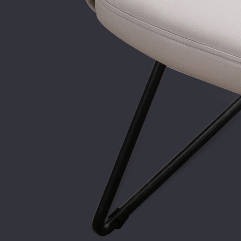 Chaise en cuir fausse 22,4 "L x21,6" W x32.6 "H ARMS INCLUS INCLUS POUR LE SOIR