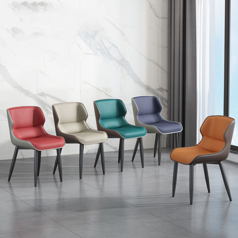 Moderne stijl faux lederen eetkamerstoelen metalen armloze eetkamerstoel
