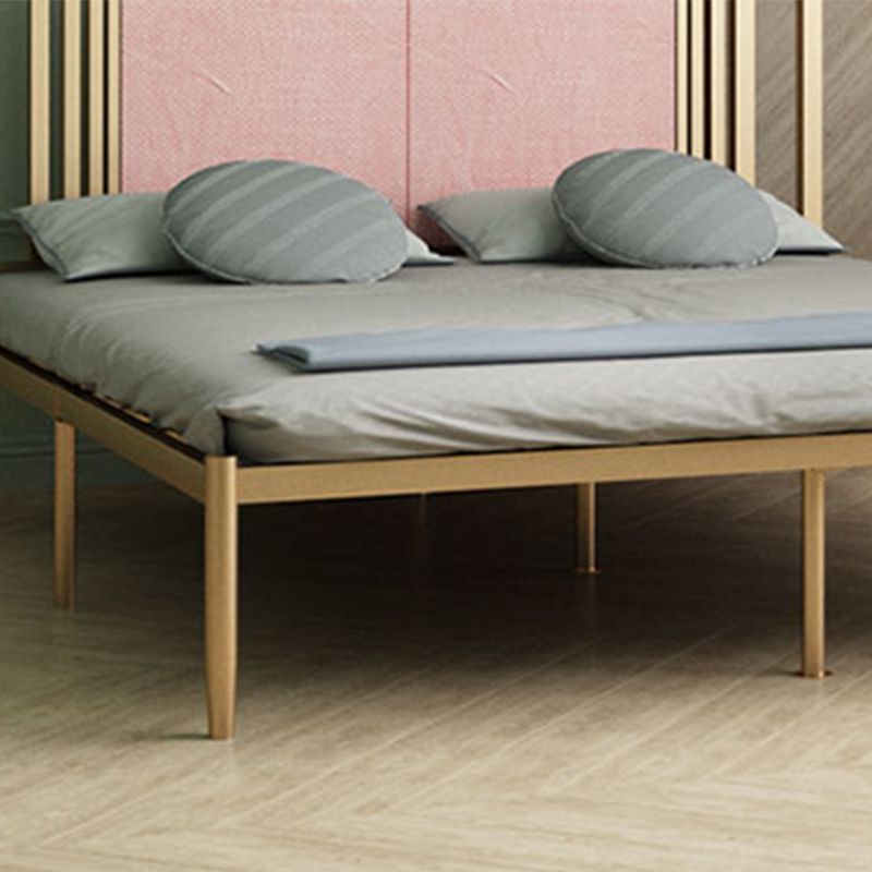 IJzerframepaneel BEB met rechthoekige gestoffeerd hoofdeinde en metalen benen