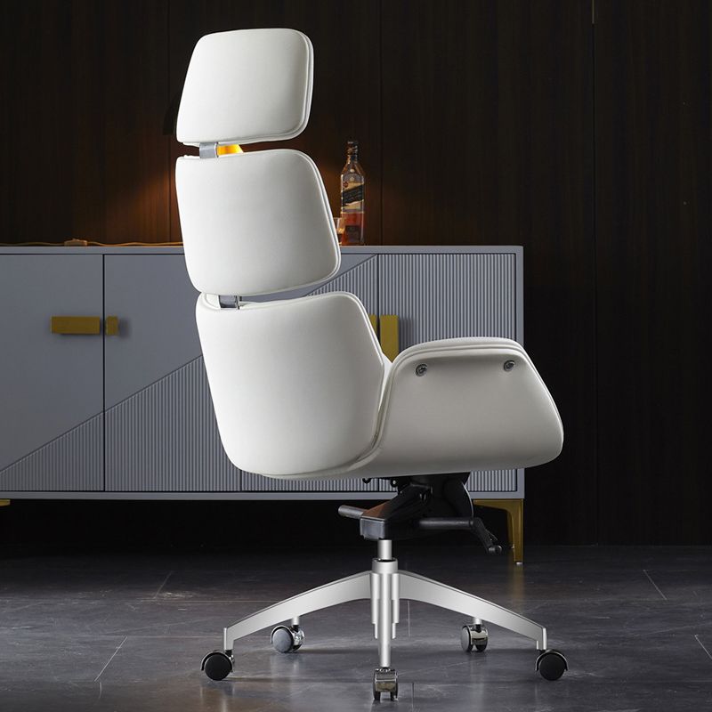 Poltrona direzionale in pelle con schienale alto e ampia sedia da manager contemporanea da 29".