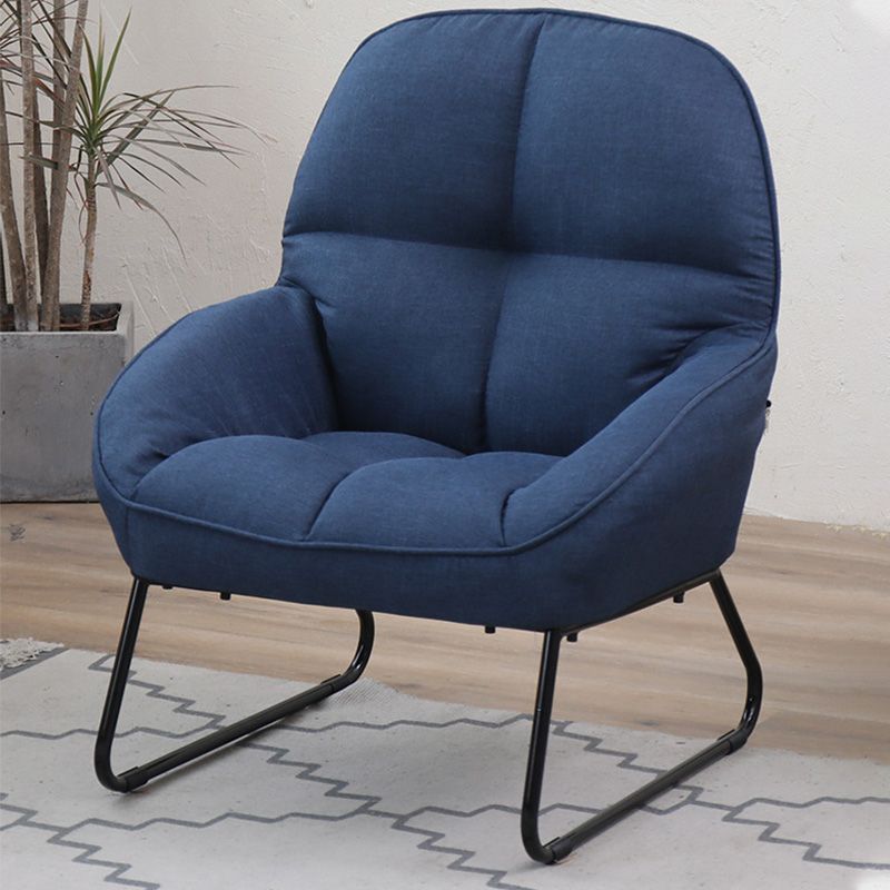 Linen 23.62 "sedia a braccia svasata W con slitta e biscotto