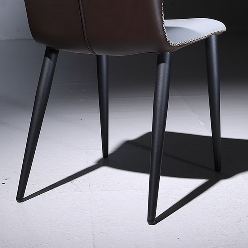 Chaise côté chaise de salle à manger à canon à wing-back pour salle à manger