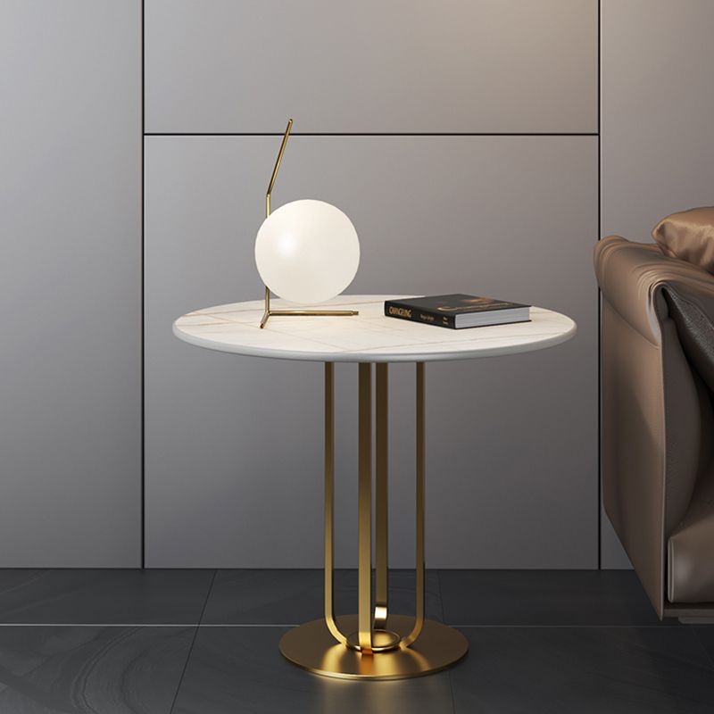 Tavolo da divano con divano di divano in metallo di marmo rotondo contemporaneo