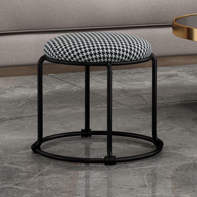 Contemporary Ottoman Fabric Upholstered Solid Color Round Ottoman Clearhalo 'furn' 'furn_ottomans_poufs' 'Furniture' 'Living Room Furniture' 'Ottomans & Poufs' 'ottomans_poufs' 1200x1200_f2ecf5ab-e85e-4442-a74d-f148faaba346