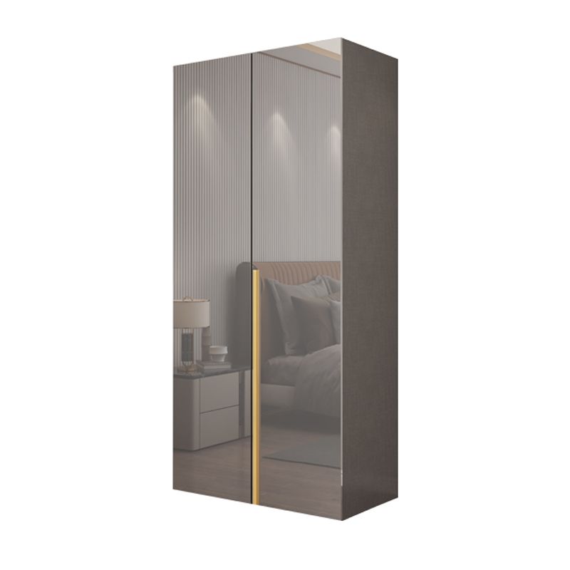 Witte verflicht luxe houten garderobe met planken en schuifdeur