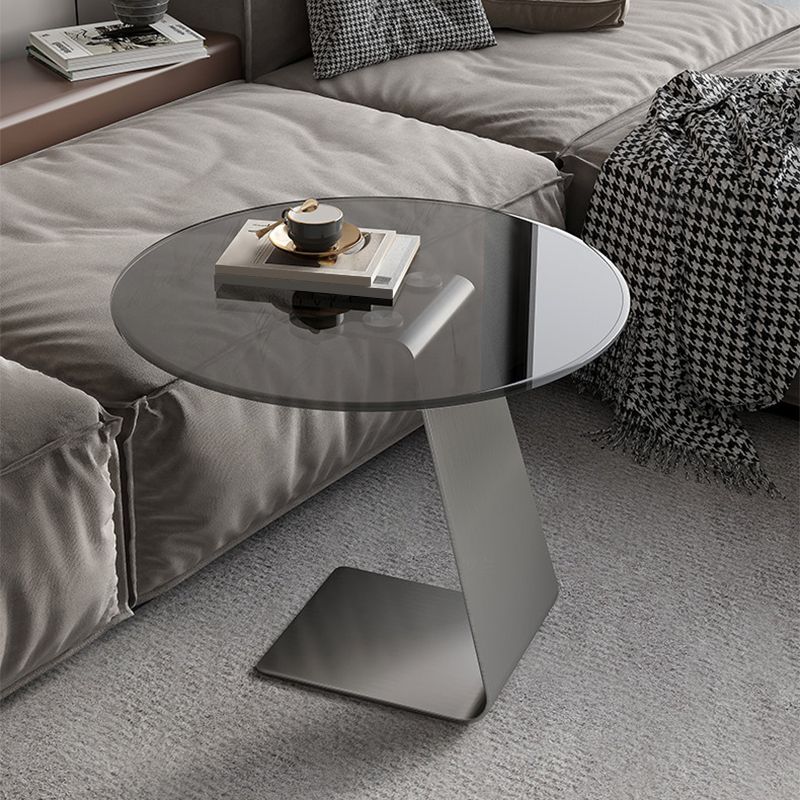 Tavolo di vetro rotondo a forma di forma C di metà secolo.