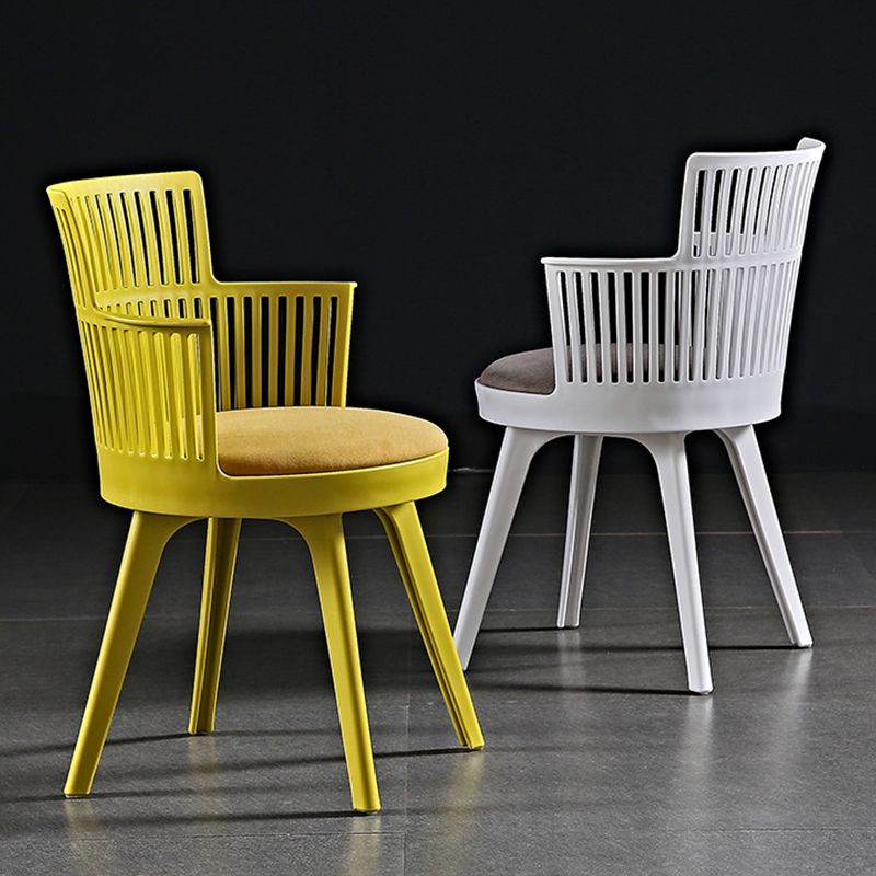 グラムプラスチックフレームダイニングアームチェア布張りファブリックアームチェア