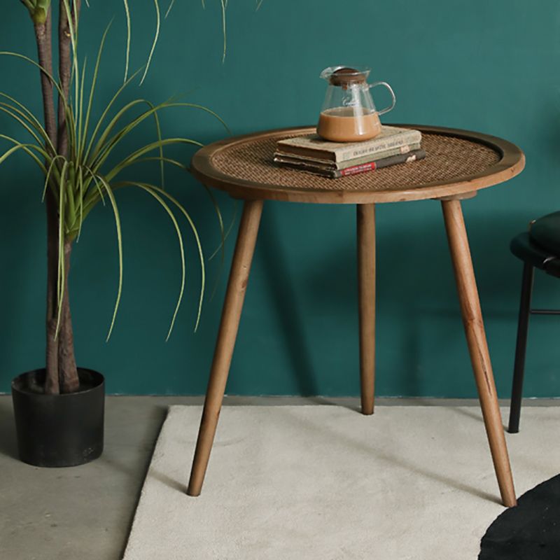 Moderner runder Hinternstisch 3 Beine Endtisch mit Rattan -Akzenten