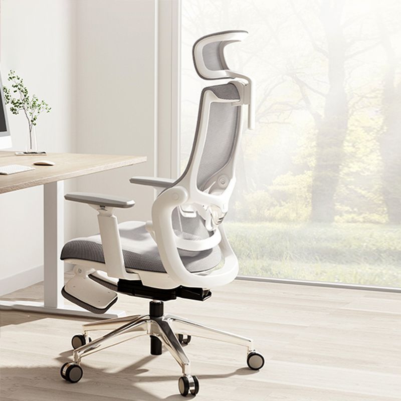 Eigentijdse verstelbare arm bureaustoelstoel met wielen