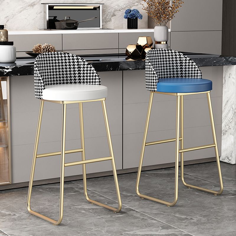 Modern Style Bar-stool Sled Iron Legs Round Leather Seat with Footrest for Kitchen Bar Clearhalo 'Bar Furniture' 'Bar Stools' 'bar_stools' 'furn' 'furn_bar_stools' 'furniture_bar_stools' 'Kitchen & Dining Furniture' 'kitchen&dining_furn' 'kitchen' 'kitchen_furn' Furniture' 1200x1200_f337d8fc-4533-48a8-8207-d7833e764a1e