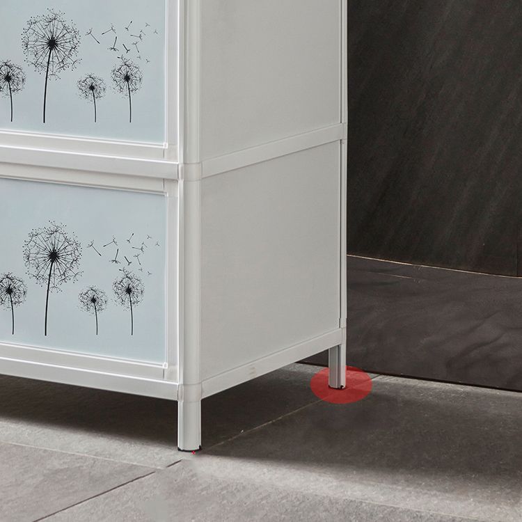 Sala da pranzo moderni mobili a buffet vetro e deposito