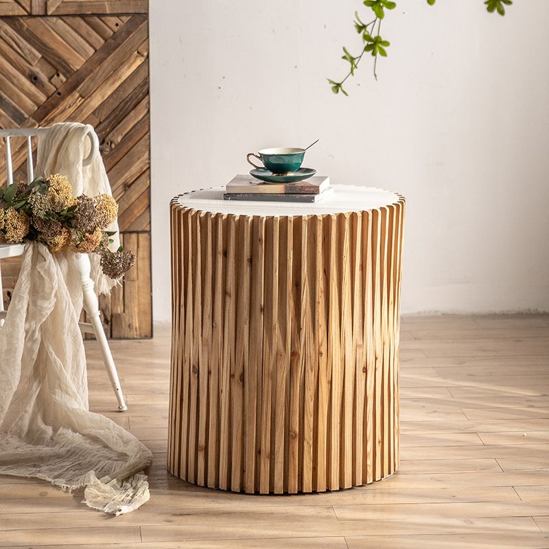 Runder massiver Holz und Rustikalbaumstumpf -Seitenende Snacktisch