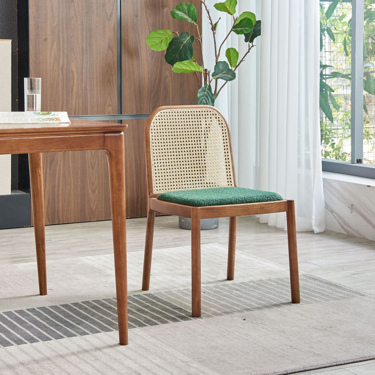 Sedia da pranzo imbottita tradizionale sedia in legno massiccio