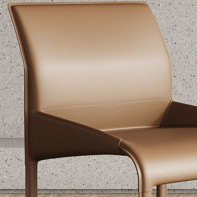 Chaise de salle à manger en cuir contemporain Parsons Chaise en finition mate intérieure