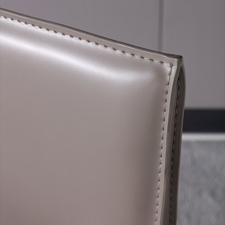 屋内のコンテンポラリーチェアフェイクレザーソリッドダイニングルームチェア