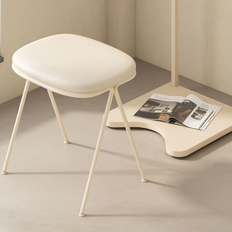 Vanity di trucco metallico moderno per camera da letto con un set di vanità per il trucco del cassetto