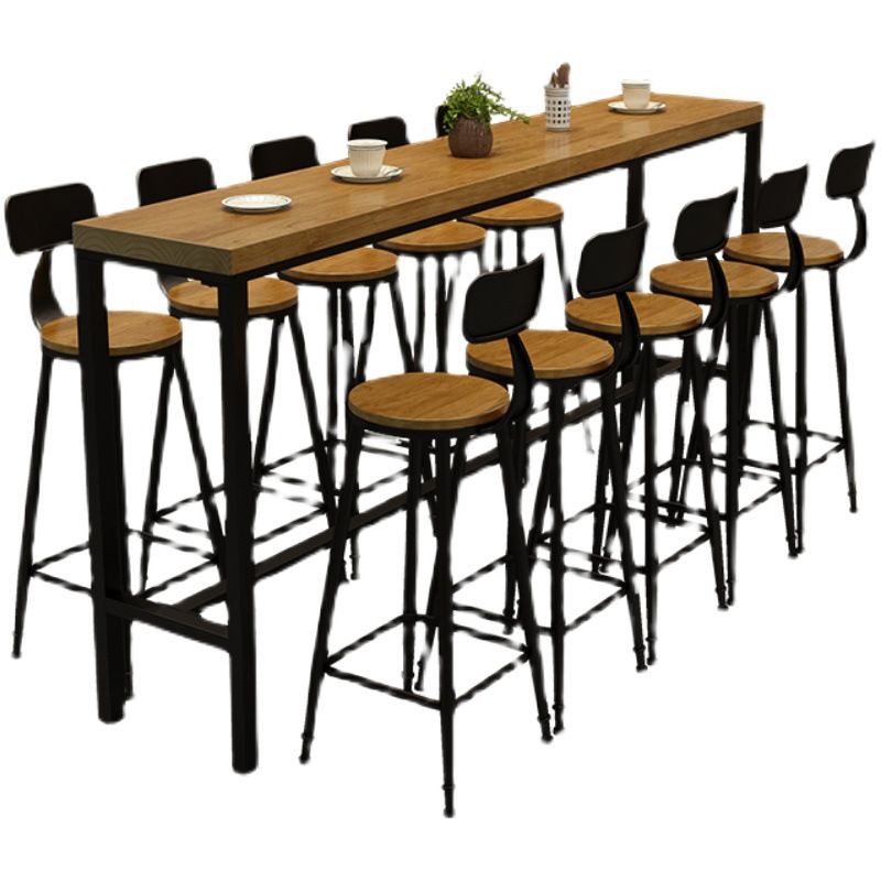 Industriële tafel op barhoogte Massief houten bartafel voor gebruik op het terras