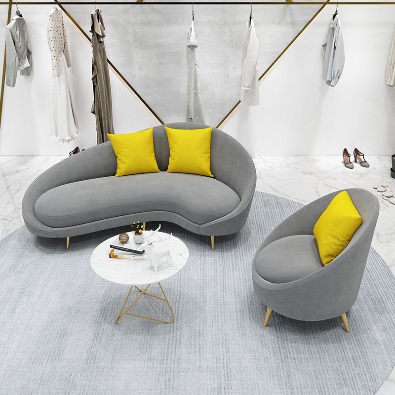 タイトな背中とアパート用のタキシードアームを備えた超近代的な湾曲したソファー