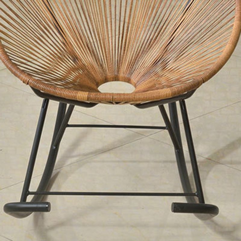 現代の怠zyなシングルロッキングチェアブレイクのためのラタンロッキングチェア