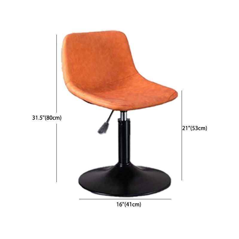 Scandinave Metal Barstool Adjustable Back Back Faux Tox Barstools en finition mate