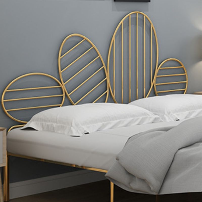 Letto a frame aperto di ferro con testiera e gambe in metallo letto glam 43.3 "h