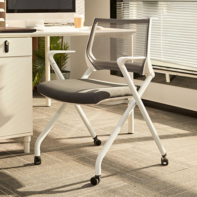 オフィス用の車輪付きのアームズオフィスチェアモダンデスクチェア