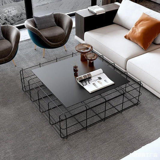 Mesa de café de marco moderno de mediados de siglo en negro con top de hierro
