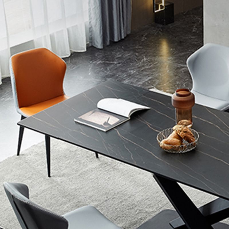 Moderner, einfacher Esstisch, rechteckiger Esstisch mit Metallsockel für das Esszimmer