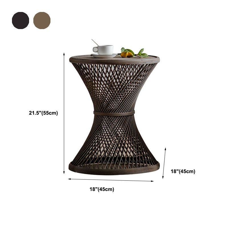 Table d'appoint de style country français avec base de cadre en bois massif vieilli rond