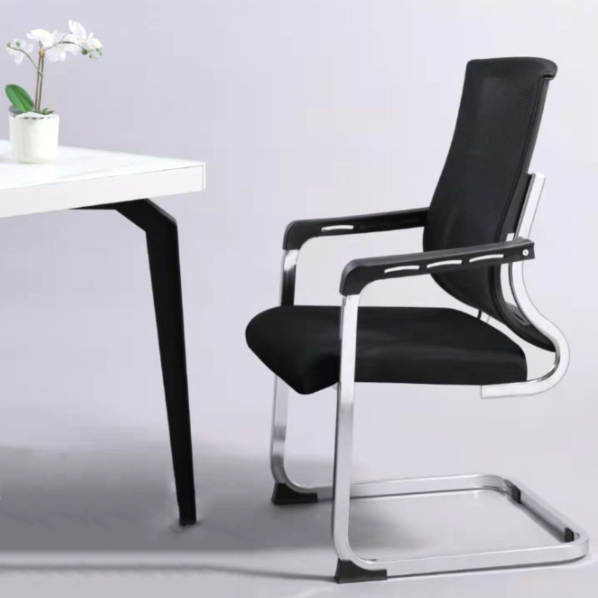 Ergonomischer gepolsterter Bürostuhl, moderner Schreibtischstuhl mit hoher Rückenlehne