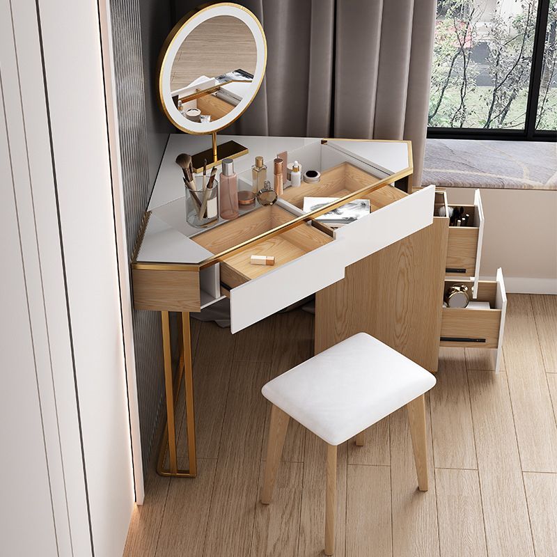 4 dessinateurs en miroir casse-tête