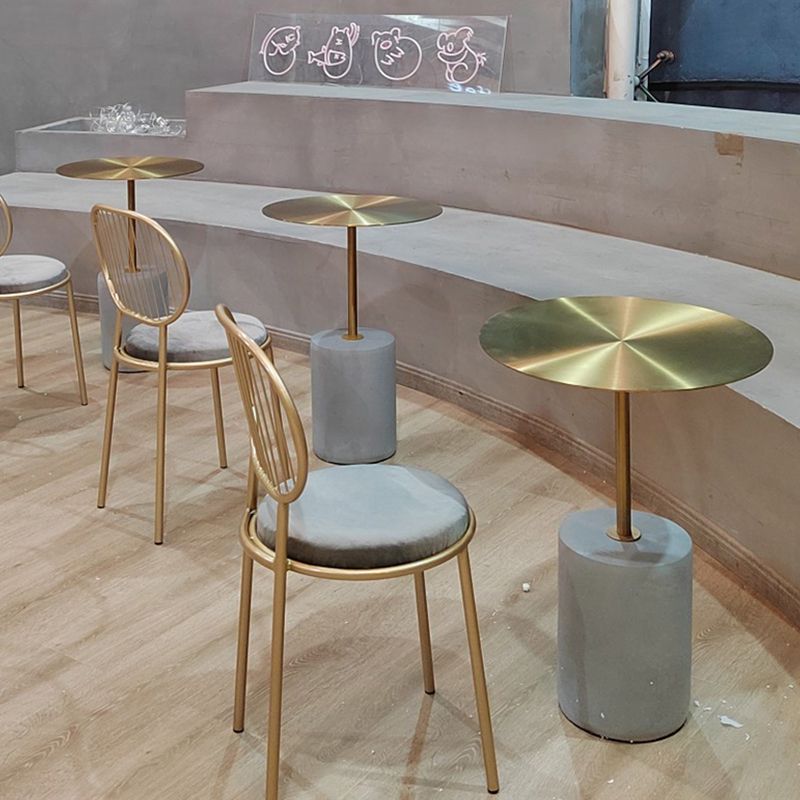 アイアンエンド表15.7 "灰色の長い世紀半ばの丸いサイドテーブル