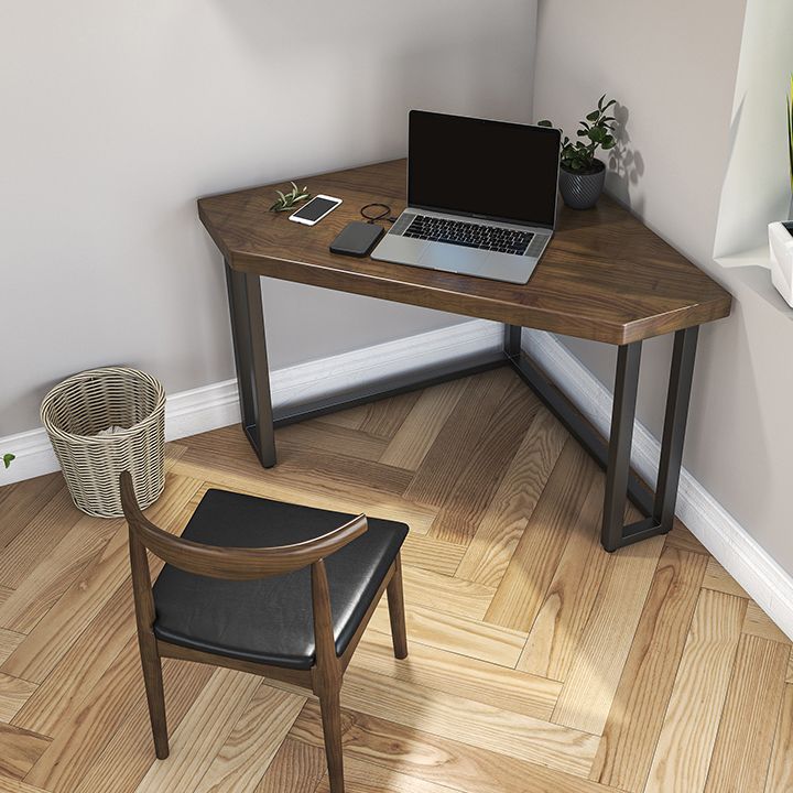Corner Table Modern Style Solid Wood Top Black Metal Table Legs for Bedroom Clearhalo 'furn' 'furn_office_desk' 'Furniture' 'furniture_office_desk' 'Office Desks' 'Office Furniture' 'office_desk' 1200x1200_f594ab37-46ca-4611-811c-1d95c731acf8
