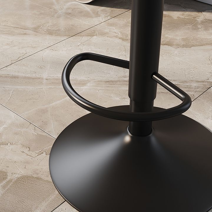 Sgabello da bar in pelle di altezza regolabile scandinava