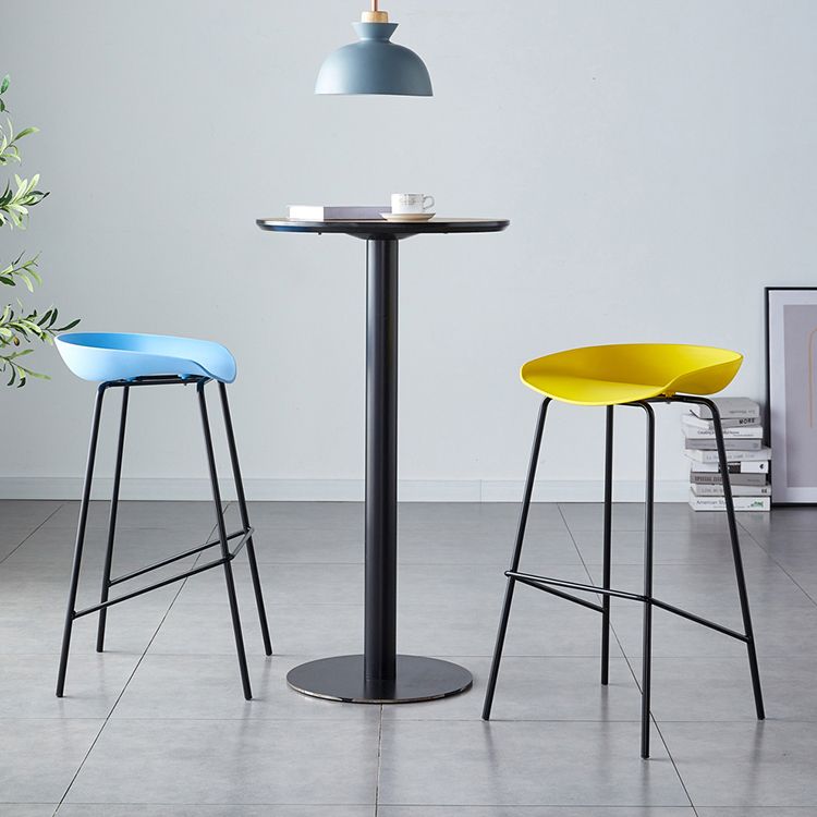 Modern Bar Stool Armless Plastic Indoor Barstool with Footrest Steel Base Clearhalo 'Bar Furniture' 'Bar Stools' 'bar_stools' 'furn' 'furn_bar_stools' 'furniture_bar_stools' 'Kitchen & Dining Furniture' 'kitchen&dining_furn' 'kitchen' 'kitchen_furn' Furniture' 1200x1200_f5e6c76d-33e9-4545-98e6-625704cd1496