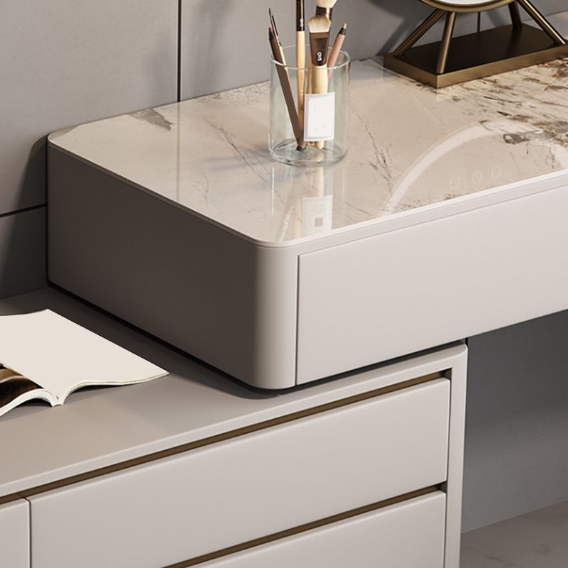 Moderne wit verlichte spiegel slaapkamer met lade vaste houten kaptafel