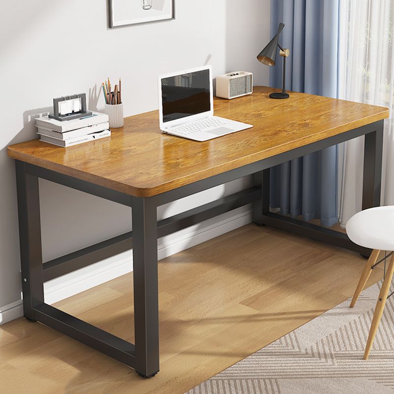 Table d'ordinateur portable de bureau de forme rectangulaire en bois brun avec 2 lames