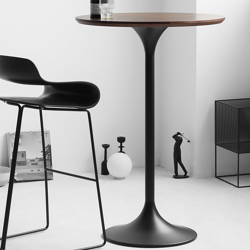 Modern Round Bar Table Fixed Bistro Bar Height Cocktail Table with Metal Pedestal Base Clearhalo 'Bar Furniture' 'Bar Tables' 'bar_tables' 'furn' 'furn_bar_tables' 'Furniture' 'Kitchen & Dining Furniture' 1200x1200_f6320748-0b94-4ae4-b123-ab18362fda97