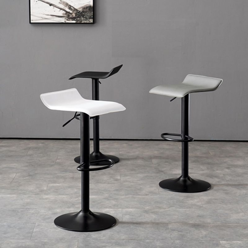 Modern Adjustable Swivel Bar Stool Footrest Low Back Faux Leather Bar Stool Clearhalo 'Bar Furniture' 'Bar Stools' 'bar_stools' 'furn' 'furn_bar_stools' 'furniture_bar_stools' 'Kitchen & Dining Furniture' 'kitchen&dining_furn' 'kitchen' 'kitchen_furn' Furniture' 1200x1200_f673e71f-cdb6-4bc0-a2f0-3ea63f26da29